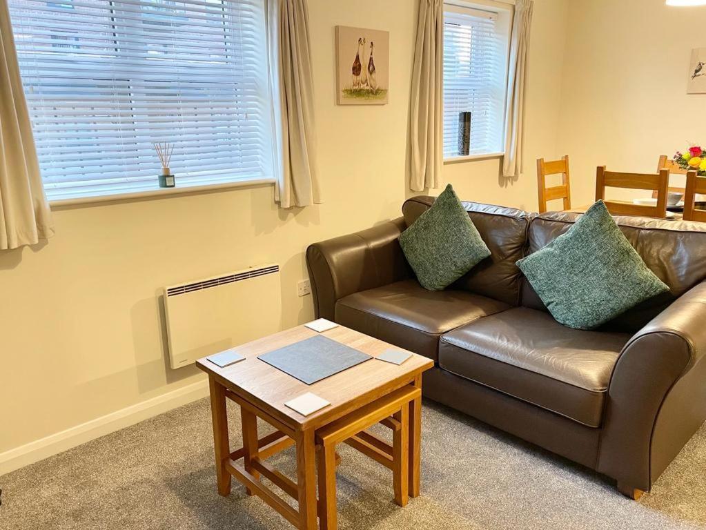 1 Merchants Gate - 2 Bedroom, City Apartment With Private Parking York Exterior photo