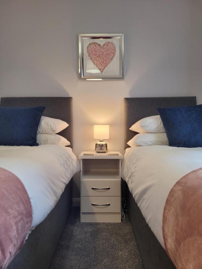 1 Merchants Gate - 2 Bedroom, City Apartment With Private Parking York Exterior photo